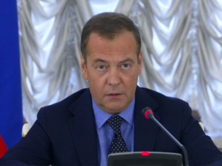 Медведев: попытка мятежа Пригожина не изменила отношения россиян к военной службе