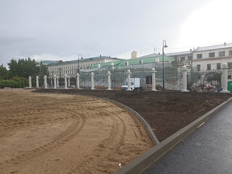 В омском Городском саду делают пешеходные зоны и детскую площадку