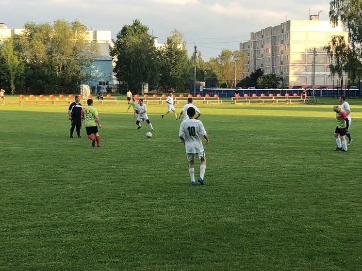 Футбольный матч среди ветеранов прошел в Серпухове