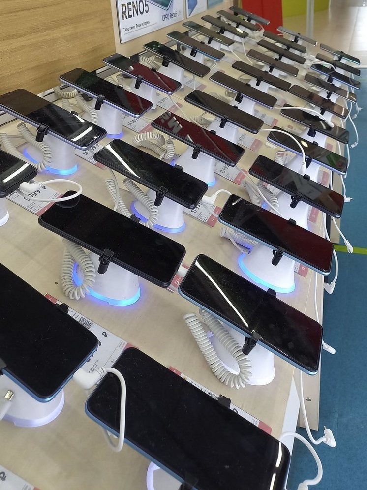 «Ведомости»: сотрудникам Минпромторга запретят в рабочих целях использовать iPhone