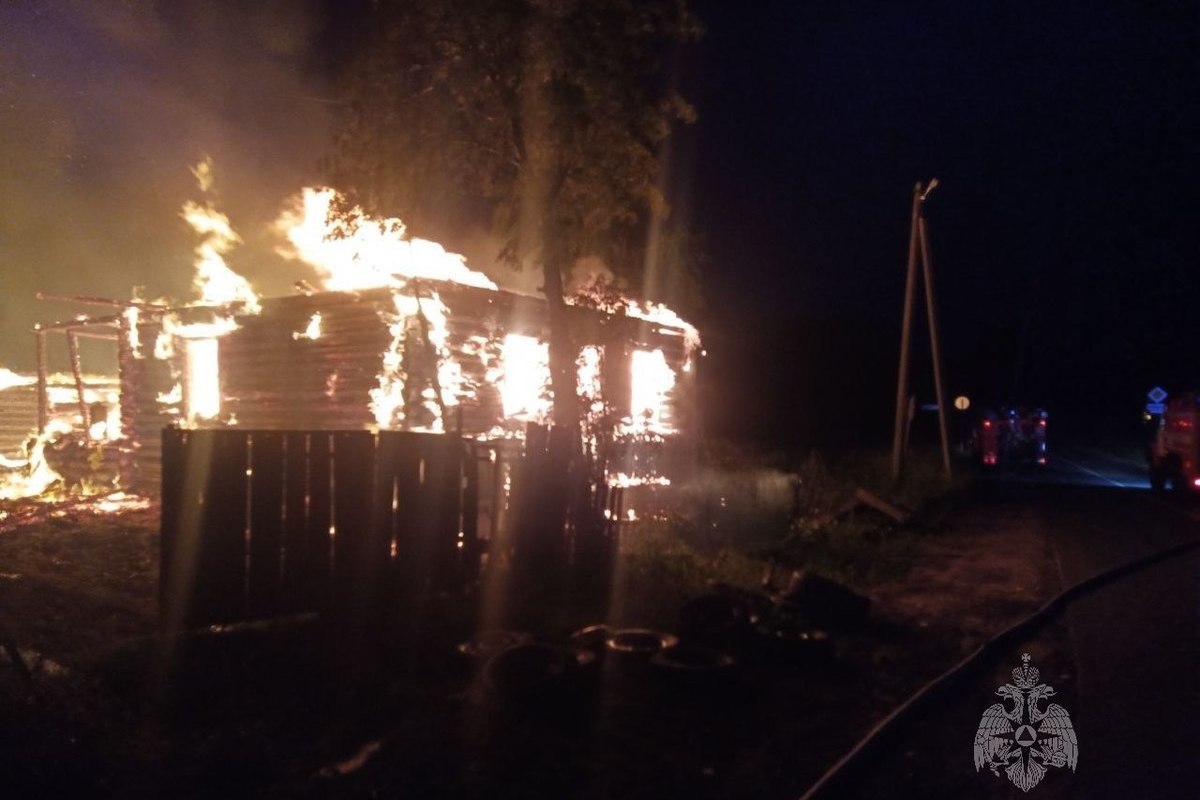 В Новгородской области сгорел жилой дом - МК Великий Новгород