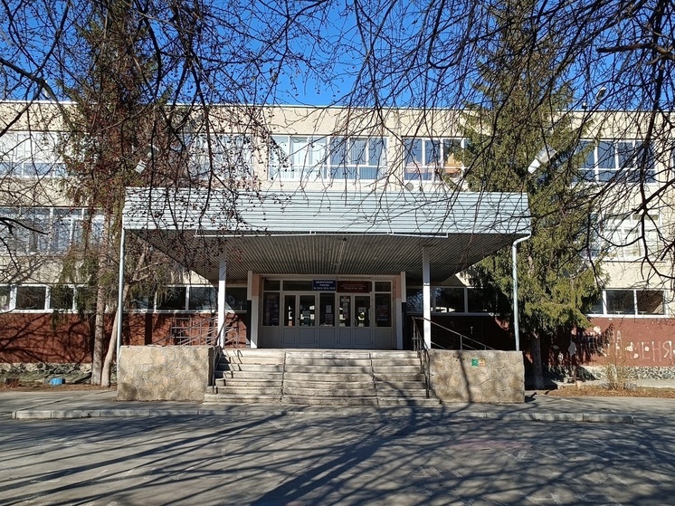 Отремонтируют и оснастят 23 свердловские школы и 28 медучреждений