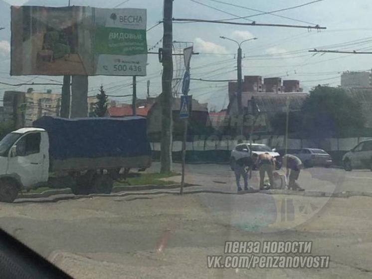 В Пензе на улице Терновского ГАЗель сбила самокатчика