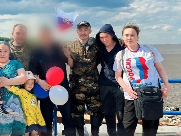 С сентября не видел родных: боец СВО из Ямальского района прибыл в отпуск