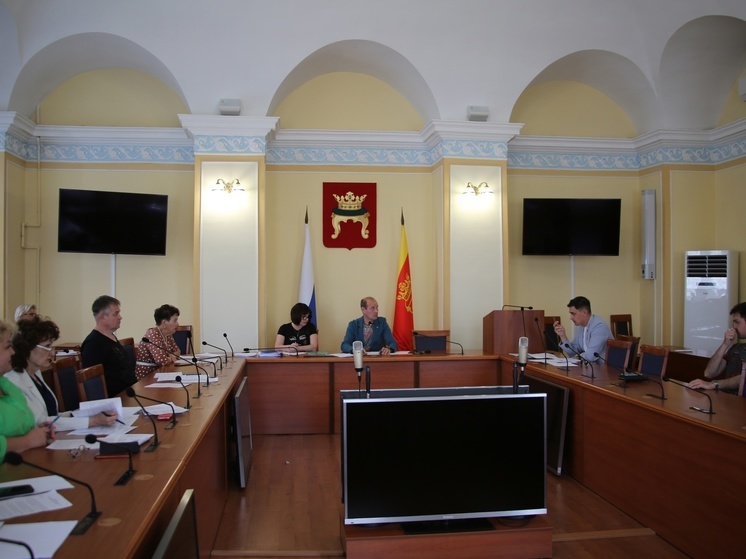 Тверская дума приняла решение о передаче 140 клюшек и 160 деревьев