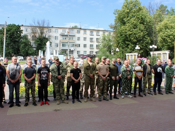65 владимирцев отправились в учебные части для службы по контракту