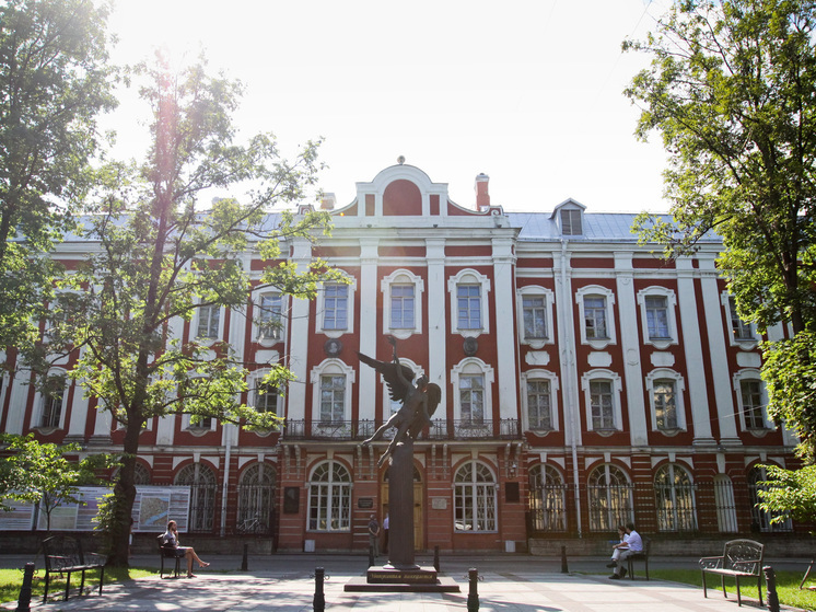 СПбГУ занял третье место в рейтинге вузов по уровню зарплат выпускников-юристов