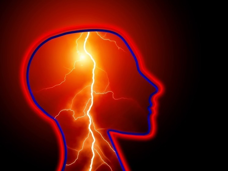 Невролог: жара может вызывать головную боль у метеочувствительных людей