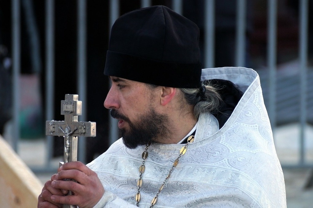 OKDiario: Angry Bulgarian Priest "Anathemaized" Zelensky's Motorcade