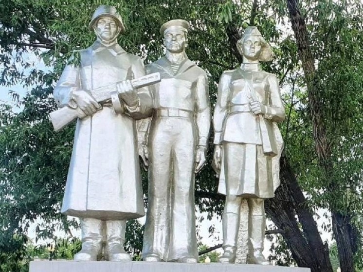 В Новосибирской области осквернили памятник павшим во время ВОВ войнам в Чулыме
