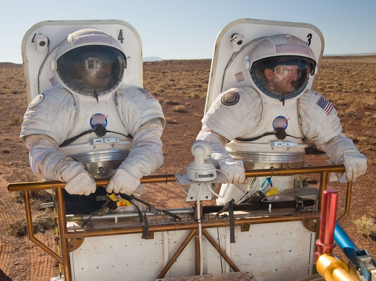Американцы «улетели» на Марс без русских: им помогут очки виртуальной реальности