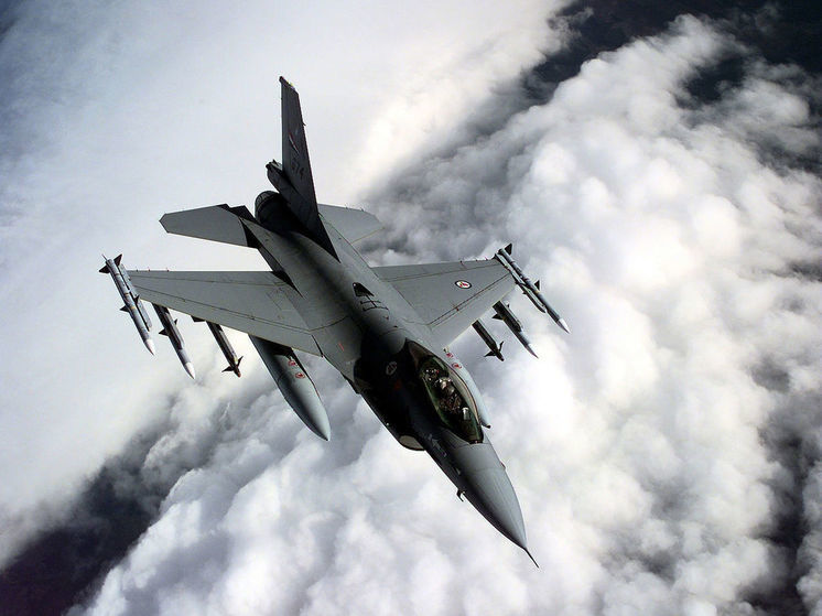 Newsweek: обслуживающий персонал истребителей F-16 на Украине станет мишенью для ВКС России