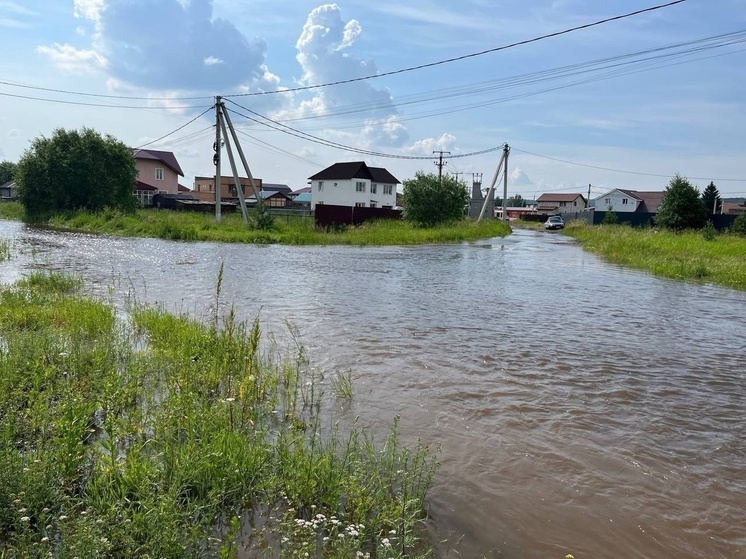 В двух округах Иркутска ввели режим ЧС из-за выхода из берегов реки Ушаковки
