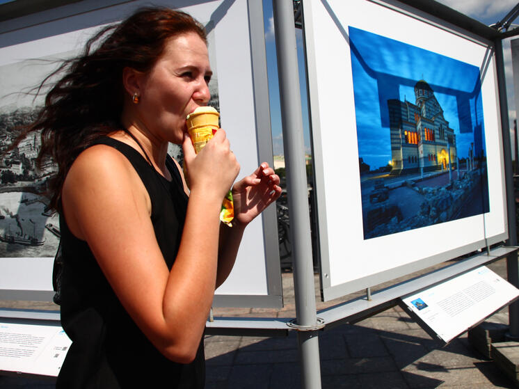 Россияне в июне покупали больше мороженого на фоне жары и отказа от зарубежных поездок