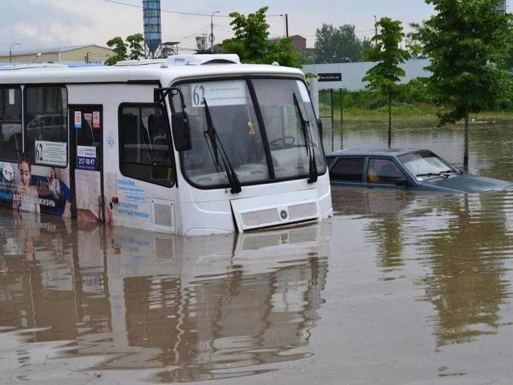 Ливень парализовал краснодарские улицы