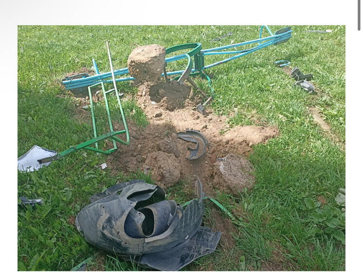 Смолянка протаранила детскую площадку на автомобиле