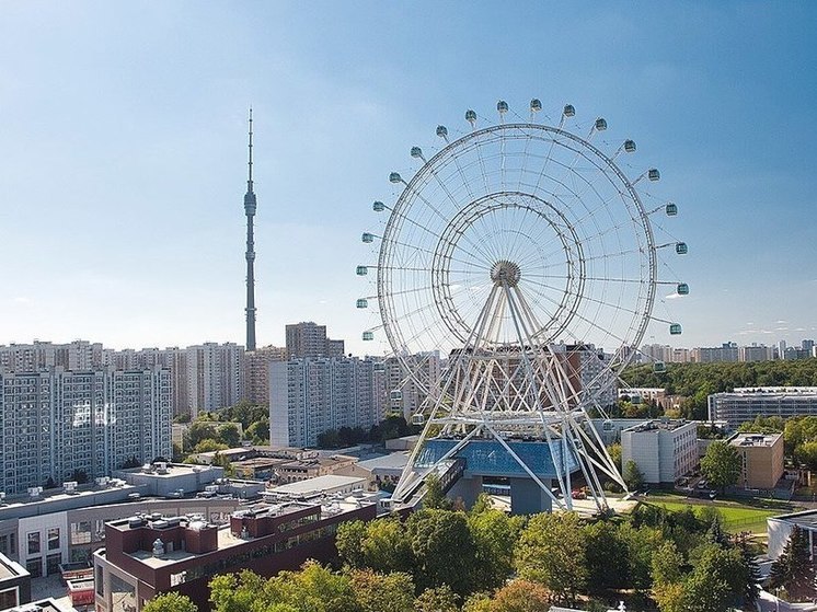 The Ferris wheel stopped in Moscow, visitors were evacuated