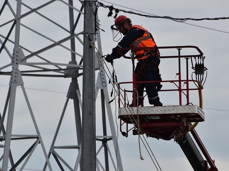 Десять районов Кировской области остались без электричества из-за непогоды