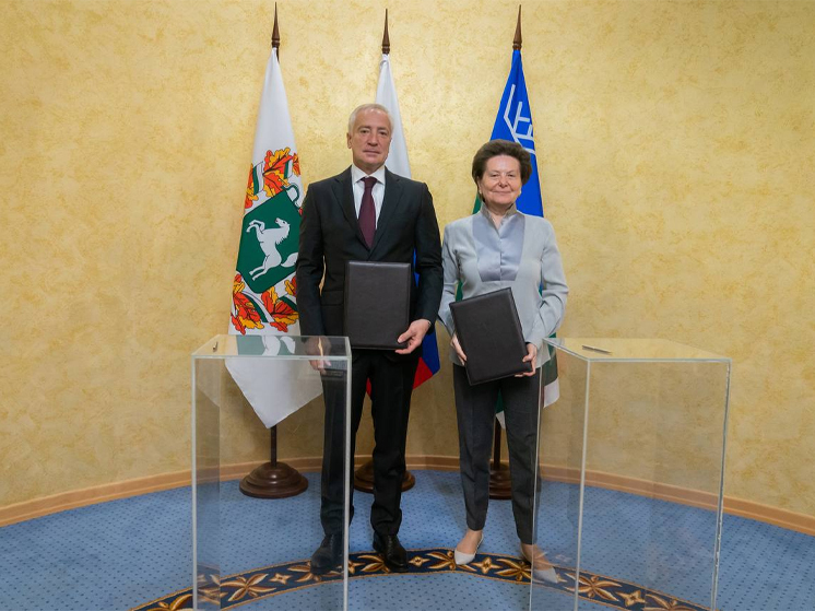 Главы Томской области и Югры подписали соглашение о сотрудничестве на два года