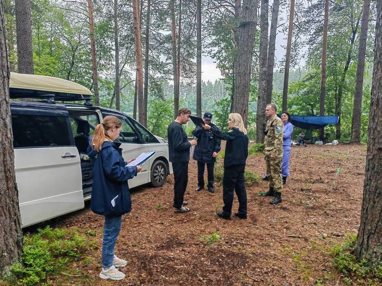 Отдыхающих с шашлыками поймали в заказнике «Север Мшинского болота»