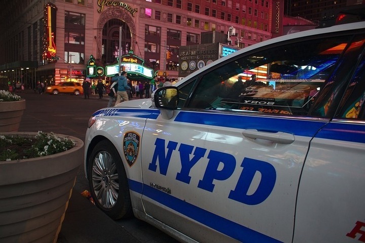 В  Нью-Йорке скутерист открыл стрельбу по людям