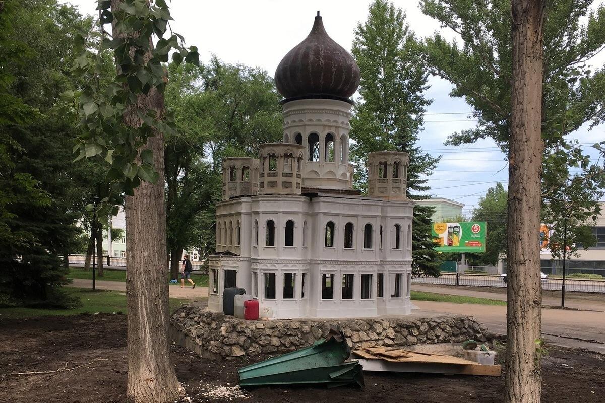 Церковь на 50 лет октября. Храм на пионеров курск. Храм великомученика и целителя пантелеимона. Церковь на 50 лет октября. Автосервис растуново напротив храма.
