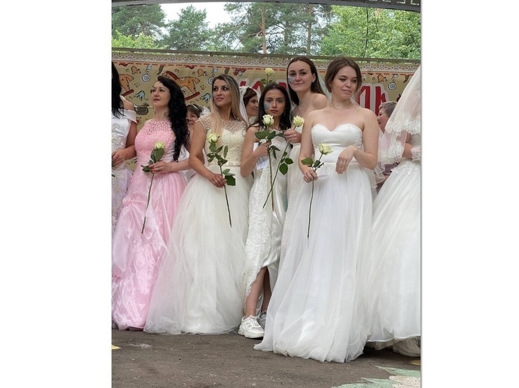 В Иваново на марафоне заметили невест от Новых людей