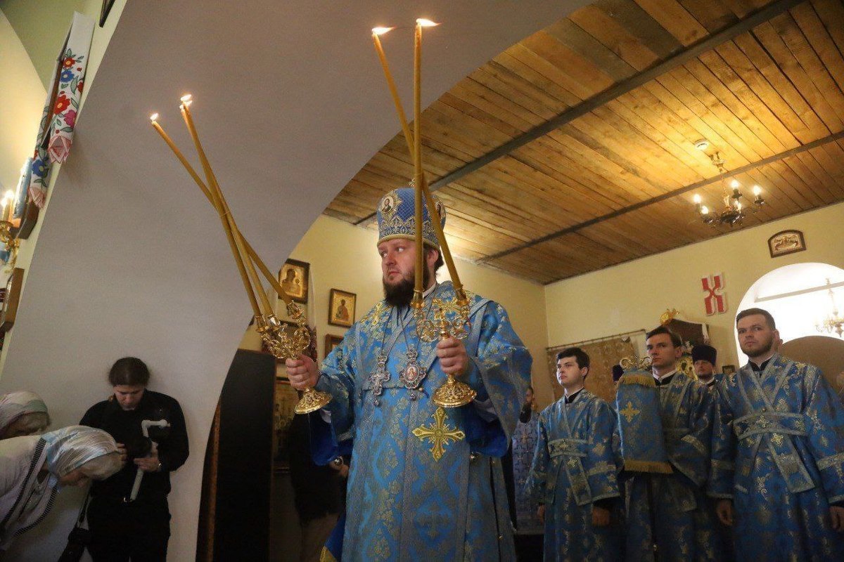 Архиепископ Аксий совершил Божественную литургию в Серпухове