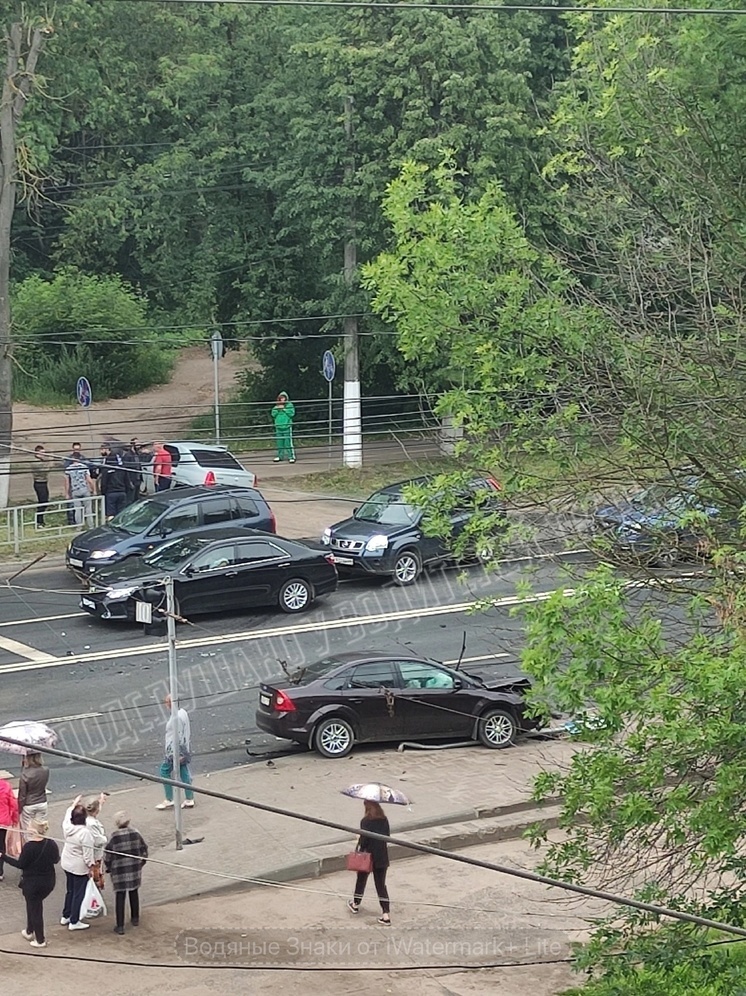 Массовая авария на Петербургском шоссе в Твери: есть пострадавший