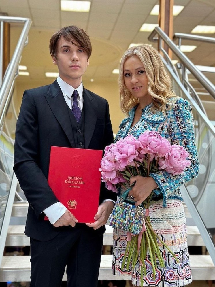 Яна Рудковская показала сына и сравнила его с Киллианом Мерфи