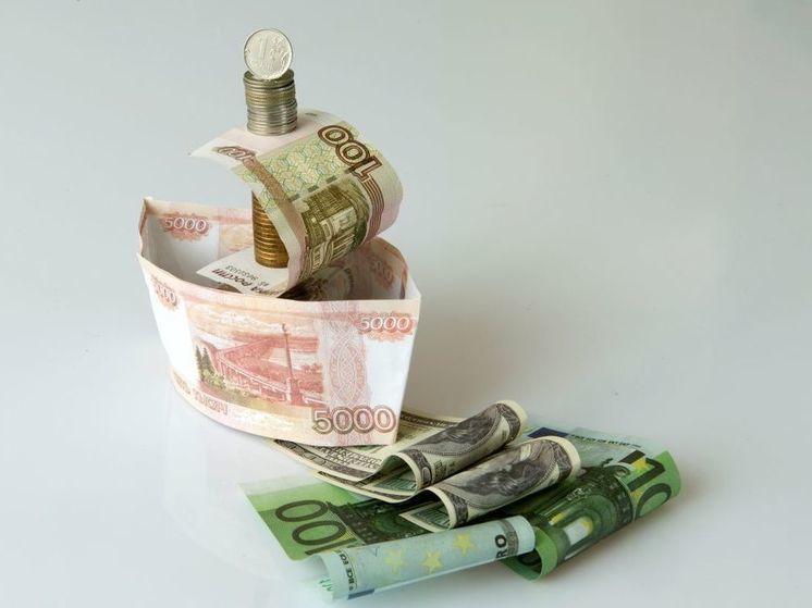 Экономист предсказал будущее российского рубля