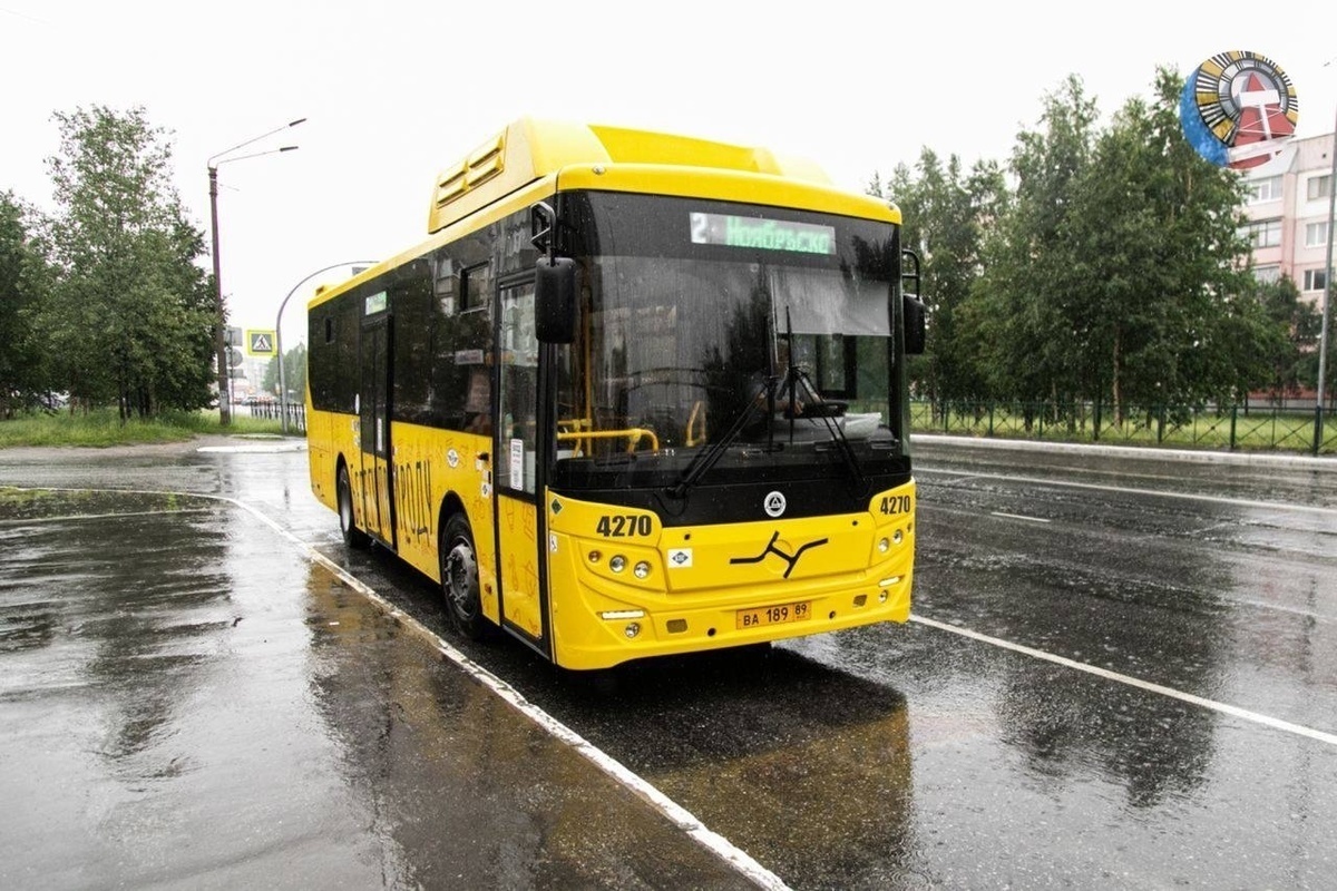 Остановок не будет: в Ноябрьске автобус № 1 поедет по другой схеме из-за работ на переезде