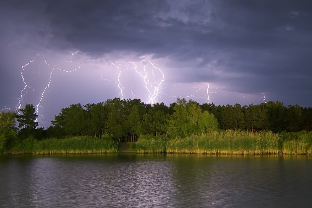 В Костромской области прогнозируются гроза, дождь и усиление ветра