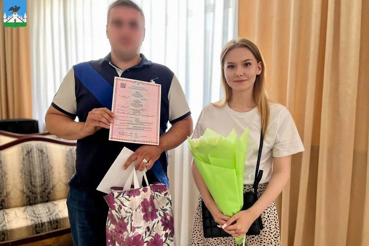 Будущий участник СВО вступил в брак с возлюбленной в орловском ЗАГСе