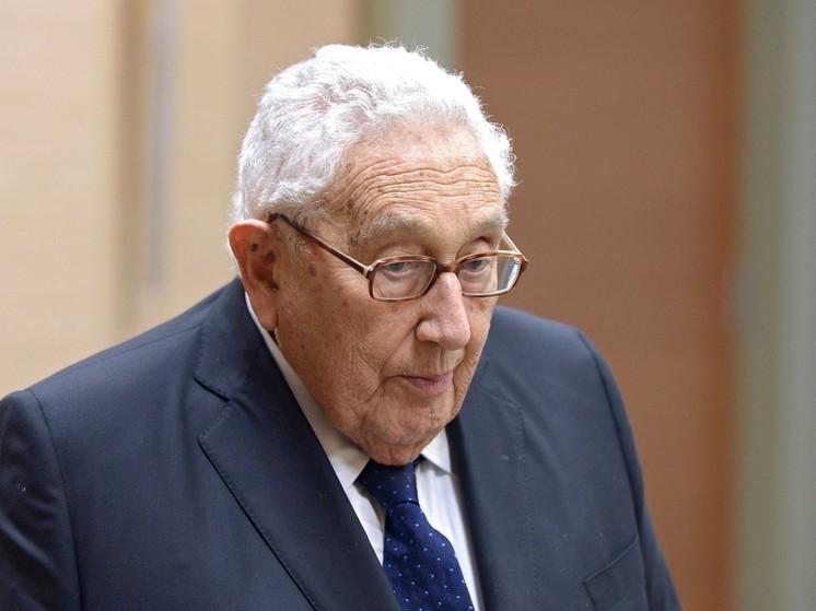 Киссинджер заявил, что Вашингтон не верит, что Украина сумеет вернуть Крым