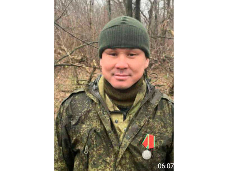 В Астраханской области простились с бойцом, погибшим в СВО