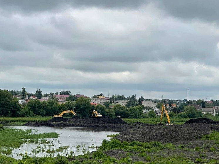В Курской области расчищают русло реки Медвенка