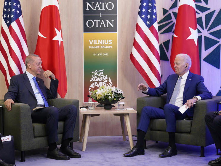 Эрдоган и Байден обсудили в Вильнюсе сотрудничество в сфере безопасности