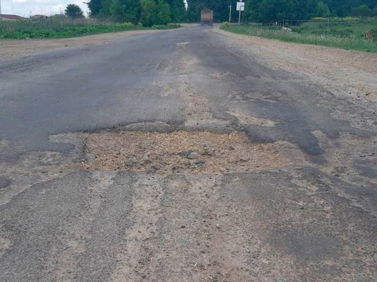 Суд обязал до августа отремонтировать дорогу в брянском селе Чопово