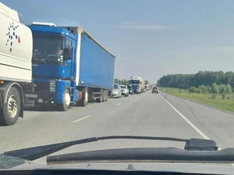 В Новосибирске Северный объезд сковала многокилометровая пробка