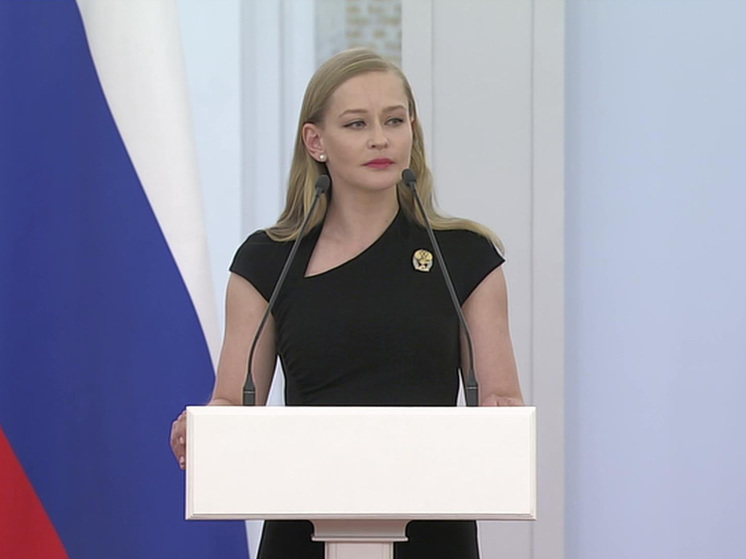 «Главкосмос» выставил на продажу побывавший в космосе скафандр Юлии Пересильд