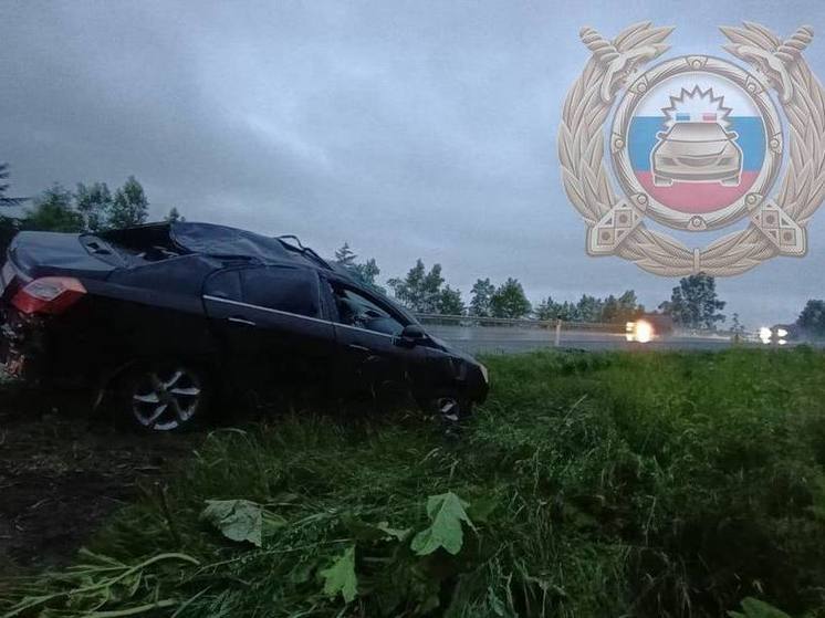 Водитель Geely Emgrand вылетел с дороги Южно-Сахалинск — Корсаков