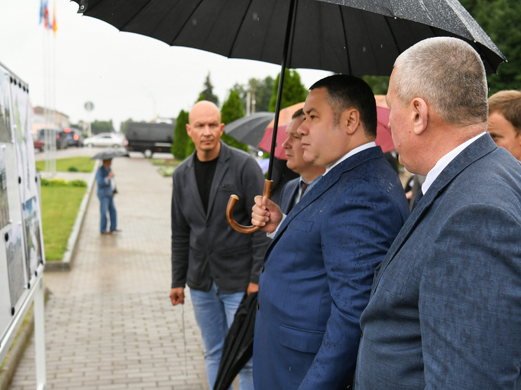 Игорь Руденя посетил Кашин и проверил, как идут работы на набережной