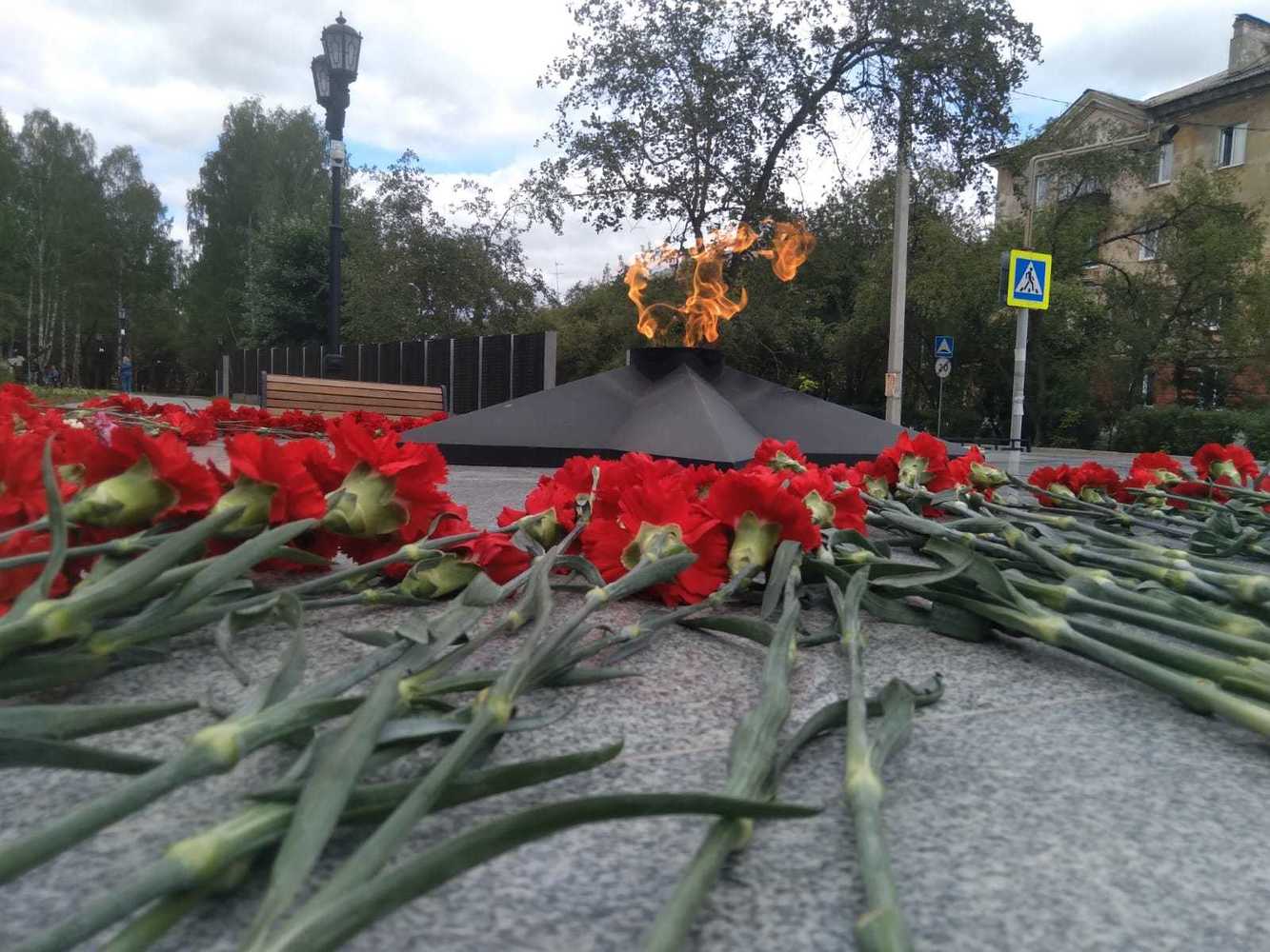 В центре Ревды установили шесть единиц военной техники из музея УГМК