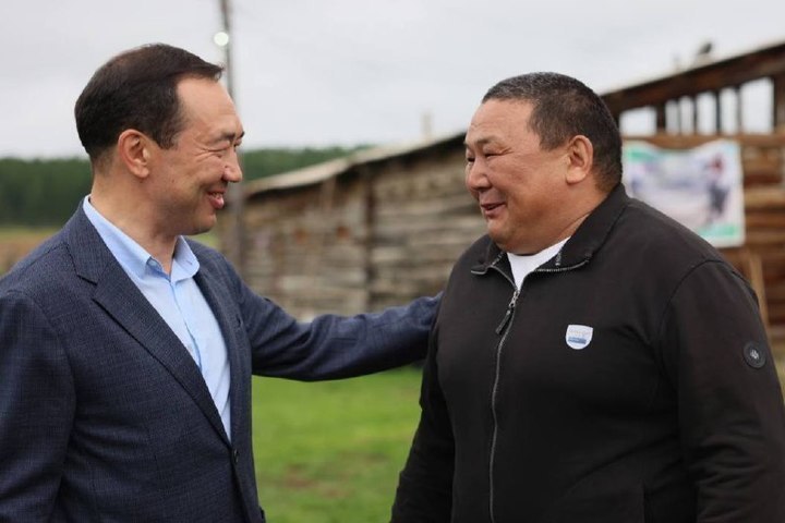 Глава Якутии встретился с президентом Федерации мас-рестлинга республики