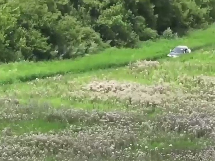 Украинские диверсанты расстреляли машину с мирными жителями под Угледаром