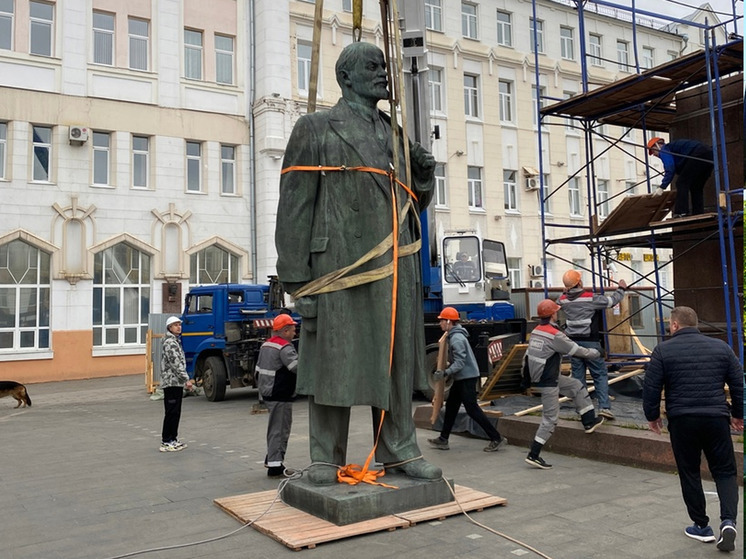 Рано утром 14 июля памятник Ленину покинул одну из центральных площадей Иванова