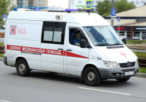 В здание государственной телерадиовещательной корпорации ВГТРК, куда ранее доставили по почте конверт с неизвестным веществом, прибыли четыре экипажа «скорой помощи», полиция и пожарные