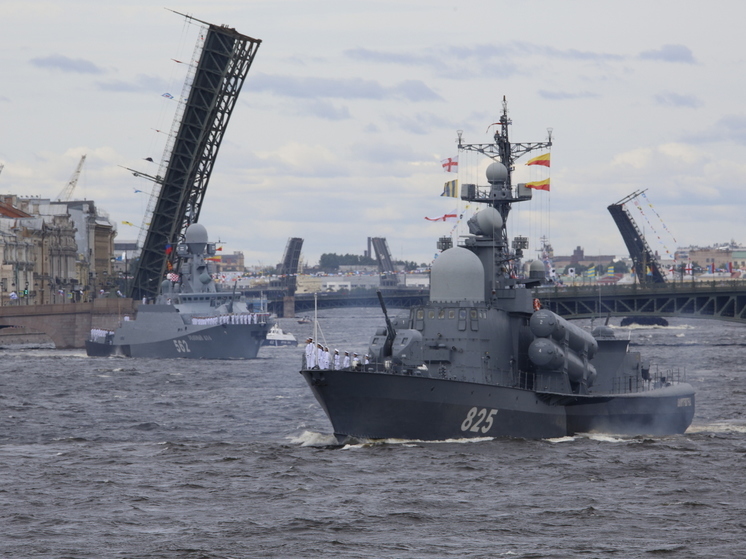 День ВМФ-2023 в Петербурге: история, традиции, дорожные перекрытия
