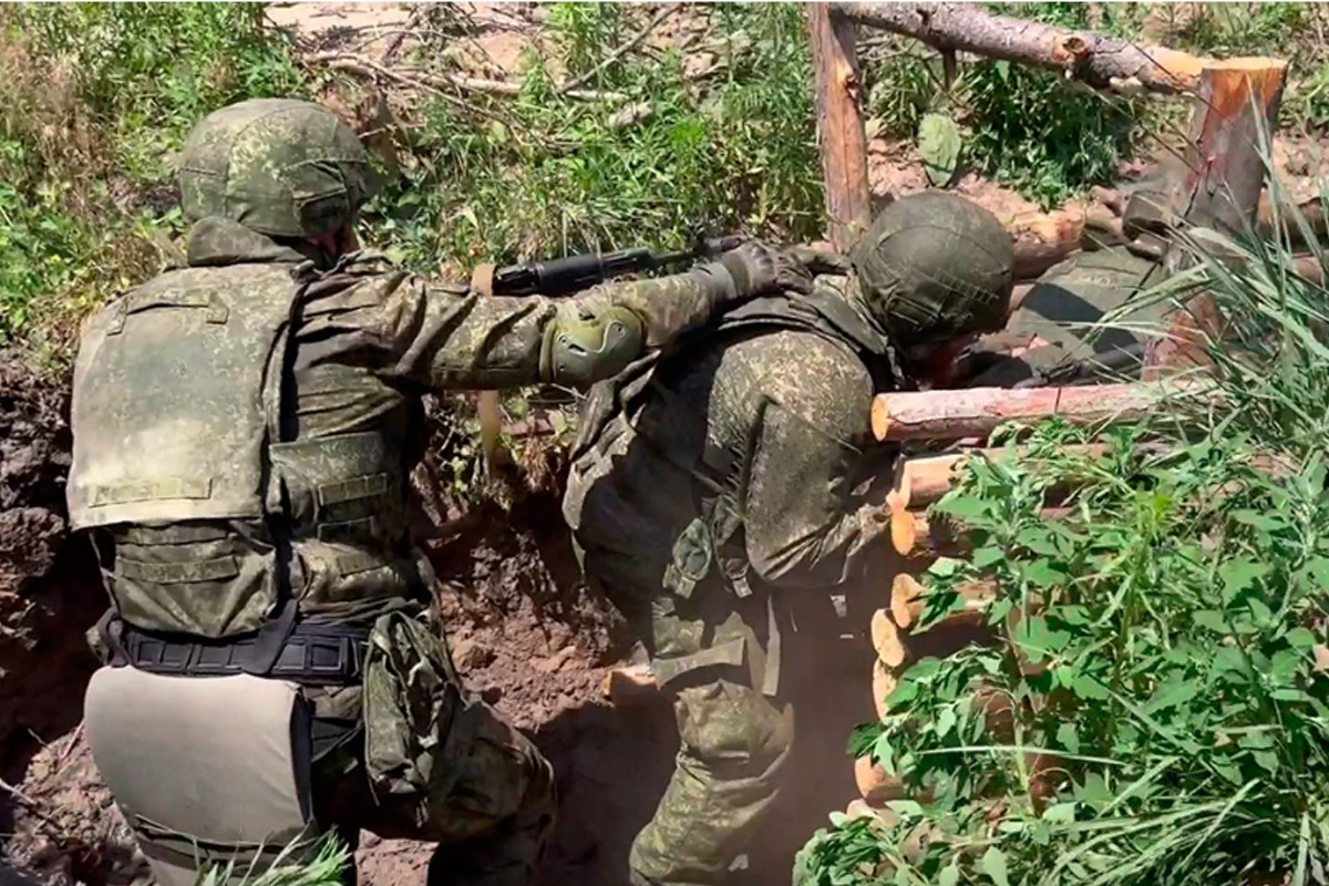 Ивановские десантники обучаются штурму опорных пунктов боевиков в зоне СВО